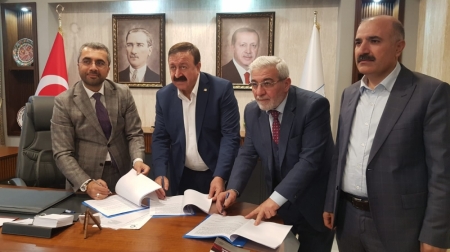 Edremit Belediyesin'de Sosyal Denge Sözleşmesi imzalandı.
