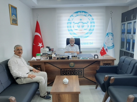 Sayıştay Başkanlığı 1. daire üyesi Mustafa Mis Şube Başkanımız Harun Altın’ı ziyaret etti.