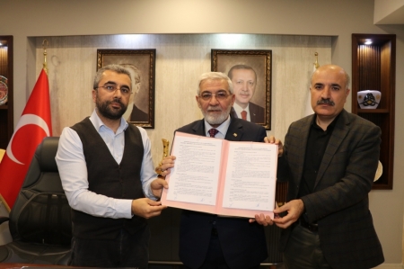 Bem-Bir-Sen Edremit Belediyesi’nde ‘Sosyal Denge Tazminatı’ Sözleşmesi imzaladı