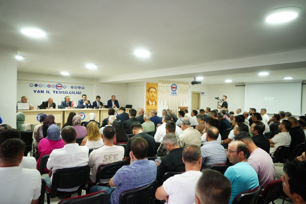 AK Parti Genel Sekreteri Eyüp Kadir İnan ve Van Heyetinden Van Memur-Sen'e Ziyaret