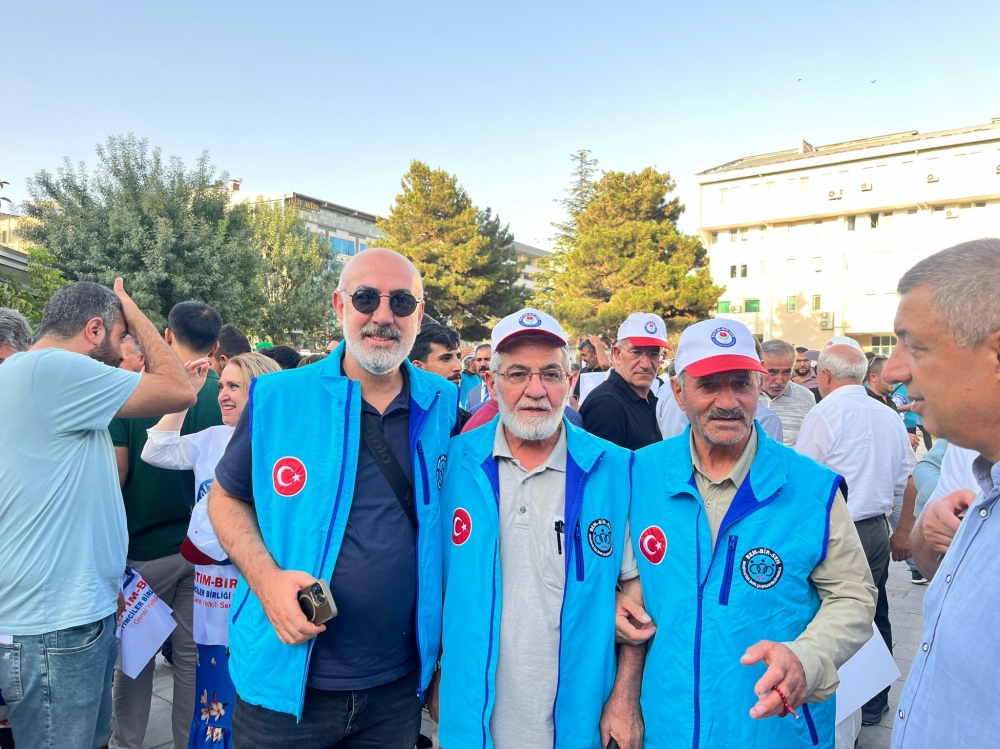 Bem-Bir-Sen Van Şube Başkanı ve Van Memur-Sen Ortak Basın Açıklaması: Kamu İşvereninin Yetersiz Teklifini Protesto Ettik