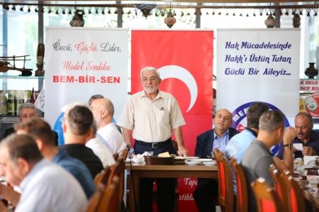 Bem-bir-Sen Van Şube Başkanı Harun Altın, Zabıta Haftası etkinlikleri kapsamında sendika üyesi zabıtalarla kahvaltıda bir araya geldi.