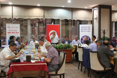 BEM-BİR-SEN VAN ŞUBESİ GENEL MERKEZİMİZİN KATILIMIYLA DAYANIŞMA YEMEĞİNDE BULUŞTU