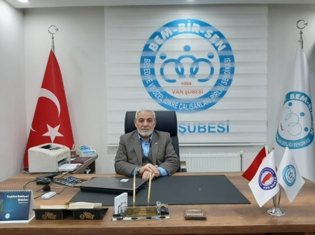 Bem-Bir-Sen Van Şube Başkanımız Harun Altın 28 Şubat’ın yıl dönümü münasebetiyle bir basın açıklaması yaptı.