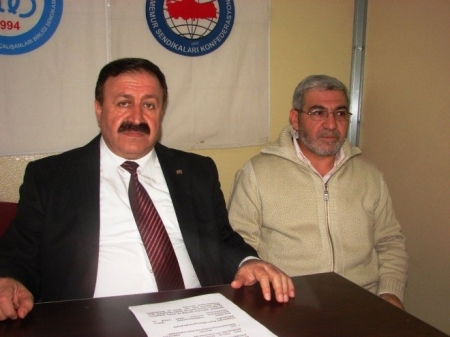 Van’da, Memur-Sen’e bağlı Bem-Bir-Sen Genel Başkan Yardımcısı Medeni Sevinç, başlatılmış olan açılımı canı gönülden desteklediklerini ifade ederek, “Uyanık olmalıyız. Gelinen bu süreci ve gelişmeleri heba etmemeliyiz. Vesayetl