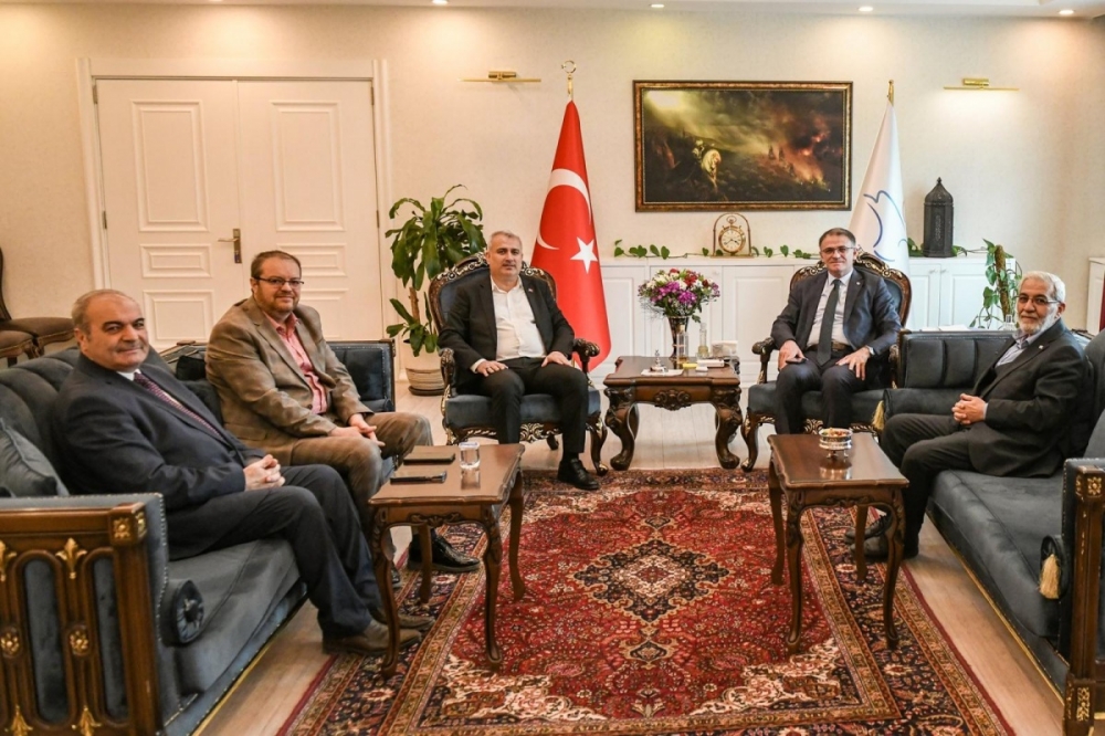 Genel Başkan Yardımcımız Ahmet Temel Şube Başkanımız Harun Altın ile Van Valisi Ozan Balcı’yı makamında ziyaret ederek, istişareler gerçekleştirdi.